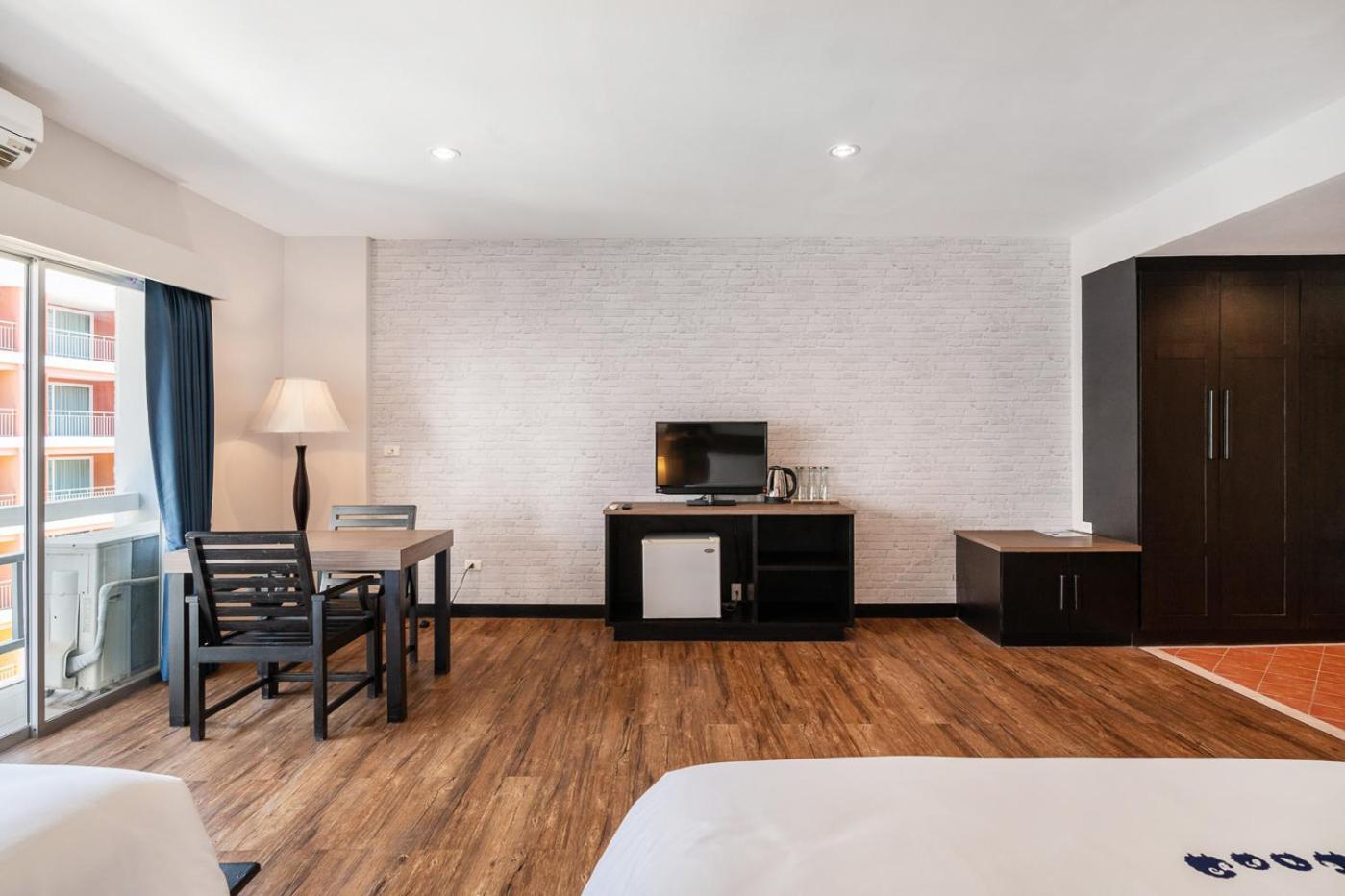 Kokotel Pattaya South Beach Room photo